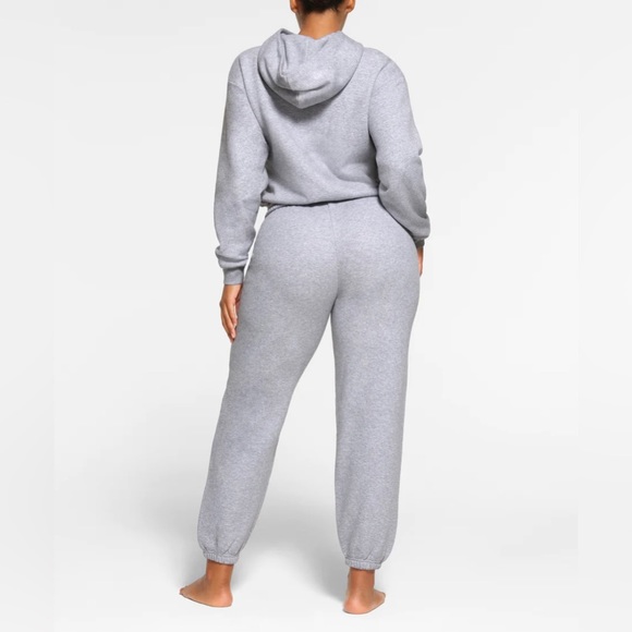 SKIMS Cotton Fleece Classic Hoodie & Jogger Set- Light Heather Grey (2X) - Picture 4 of 7
